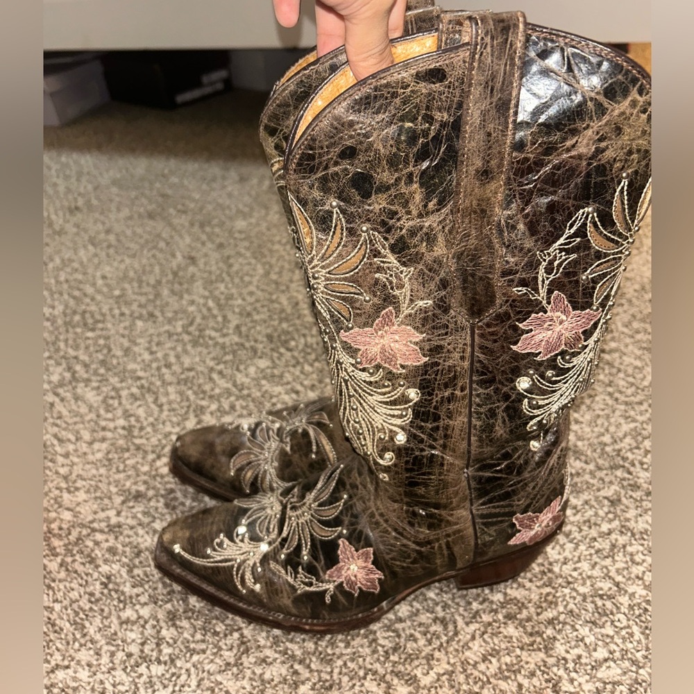 Golden guns boots